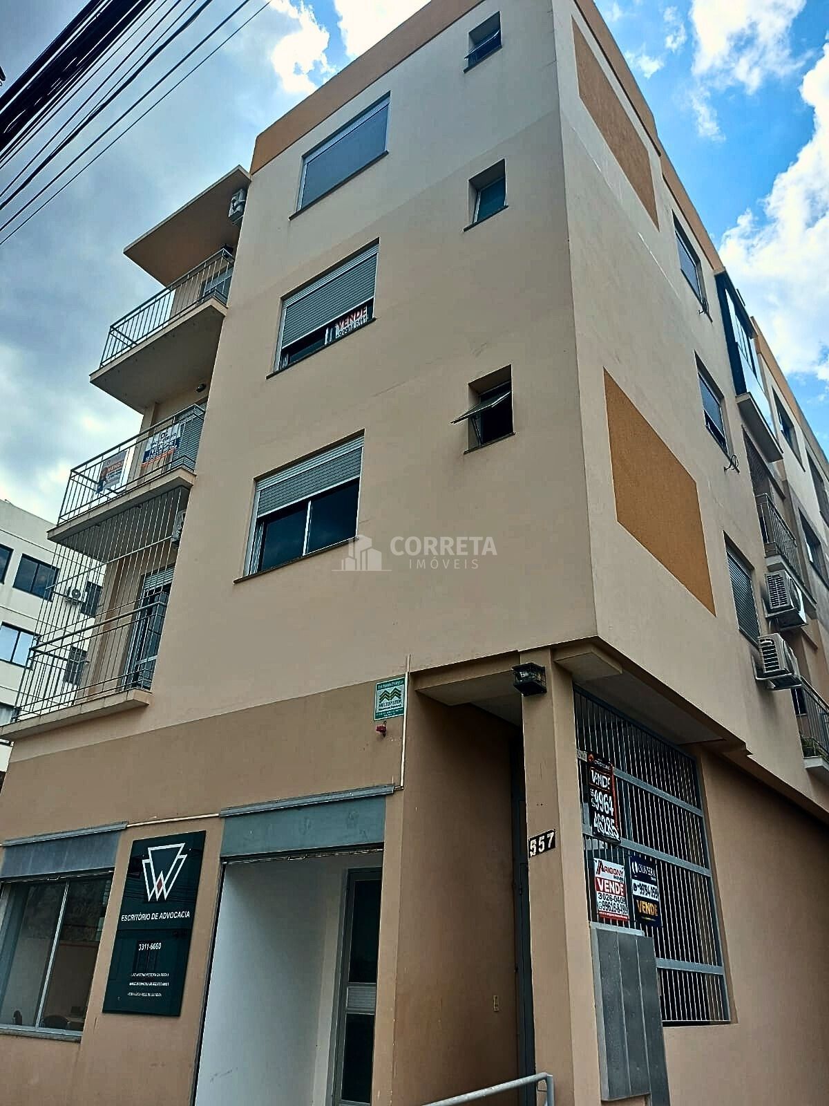 Apartamento à venda com 3 quartos, 85m² - Foto 1