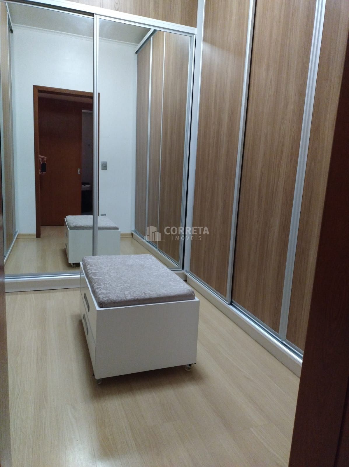 Apartamento à venda com 4 quartos, 235m² - Foto 5