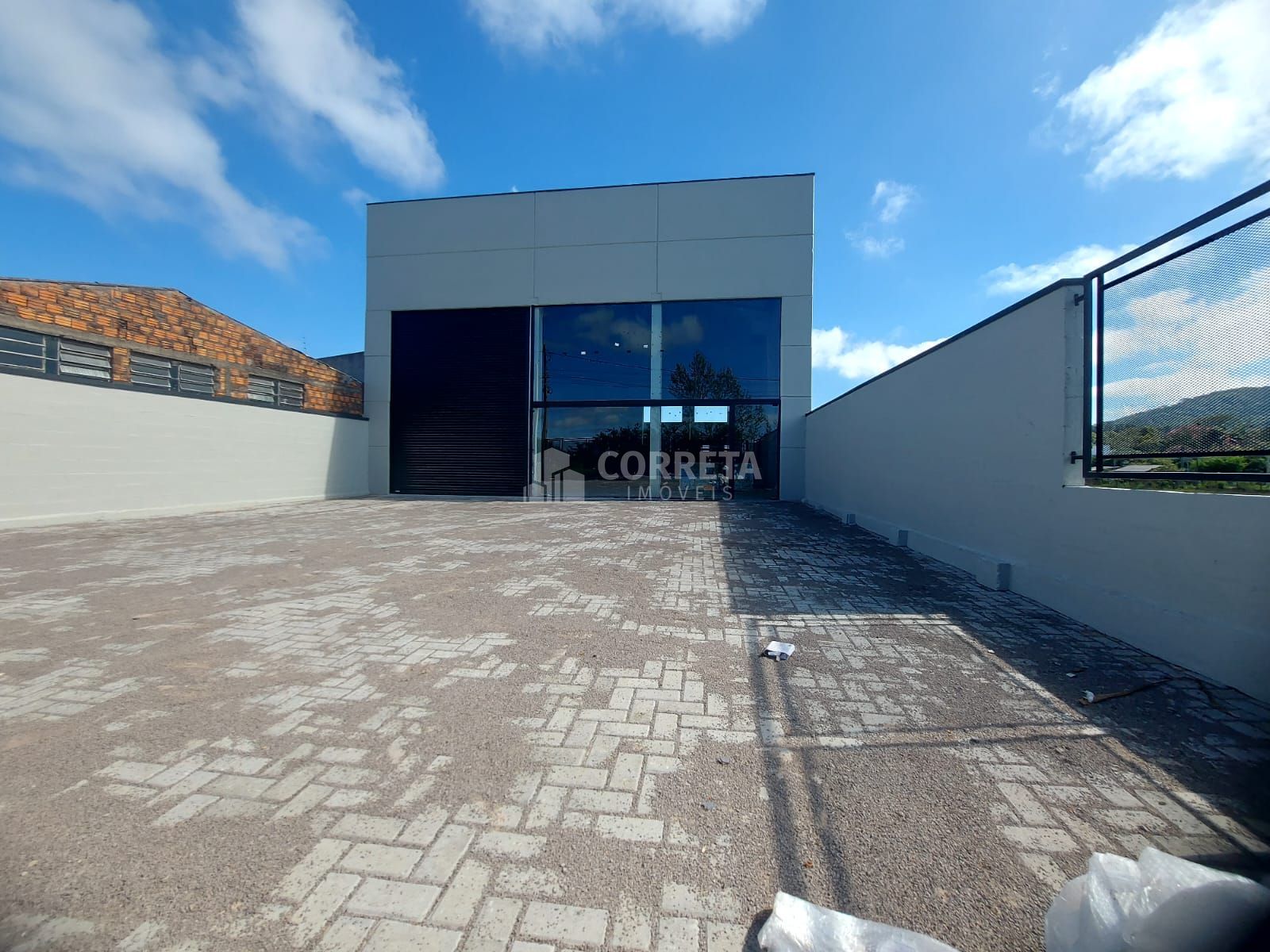 Depósito-Galpão-Armazém para alugar com 1 quarto, 275m² - Foto 1
