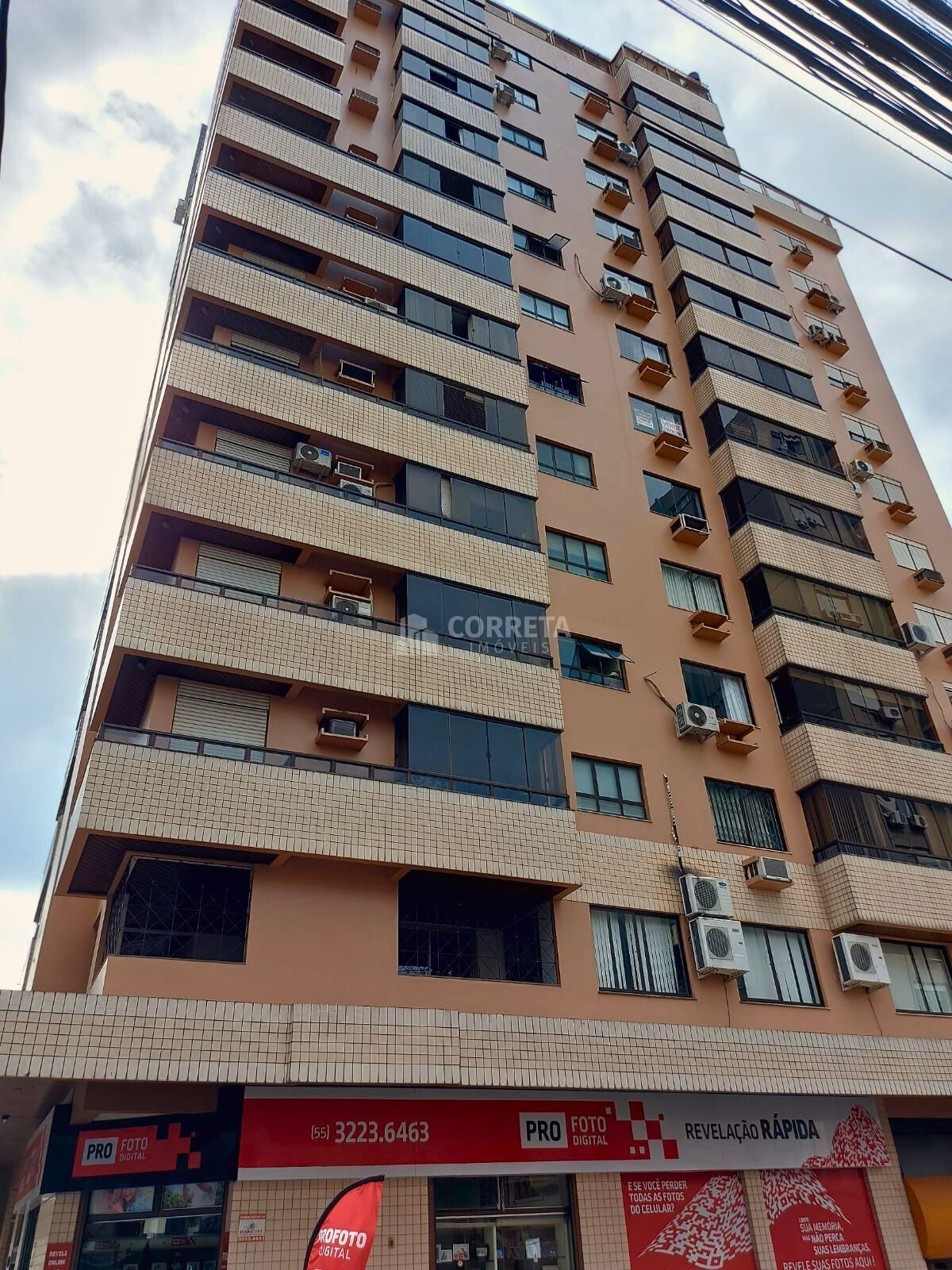 Apartamento à venda com 3 quartos, 160m² - Foto 2