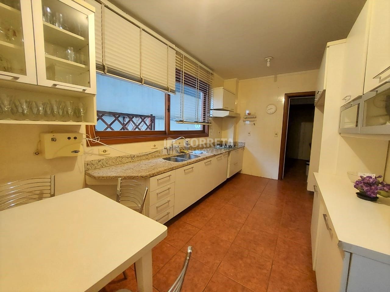 Apartamento à venda com 3 quartos, 252m² - Foto 12