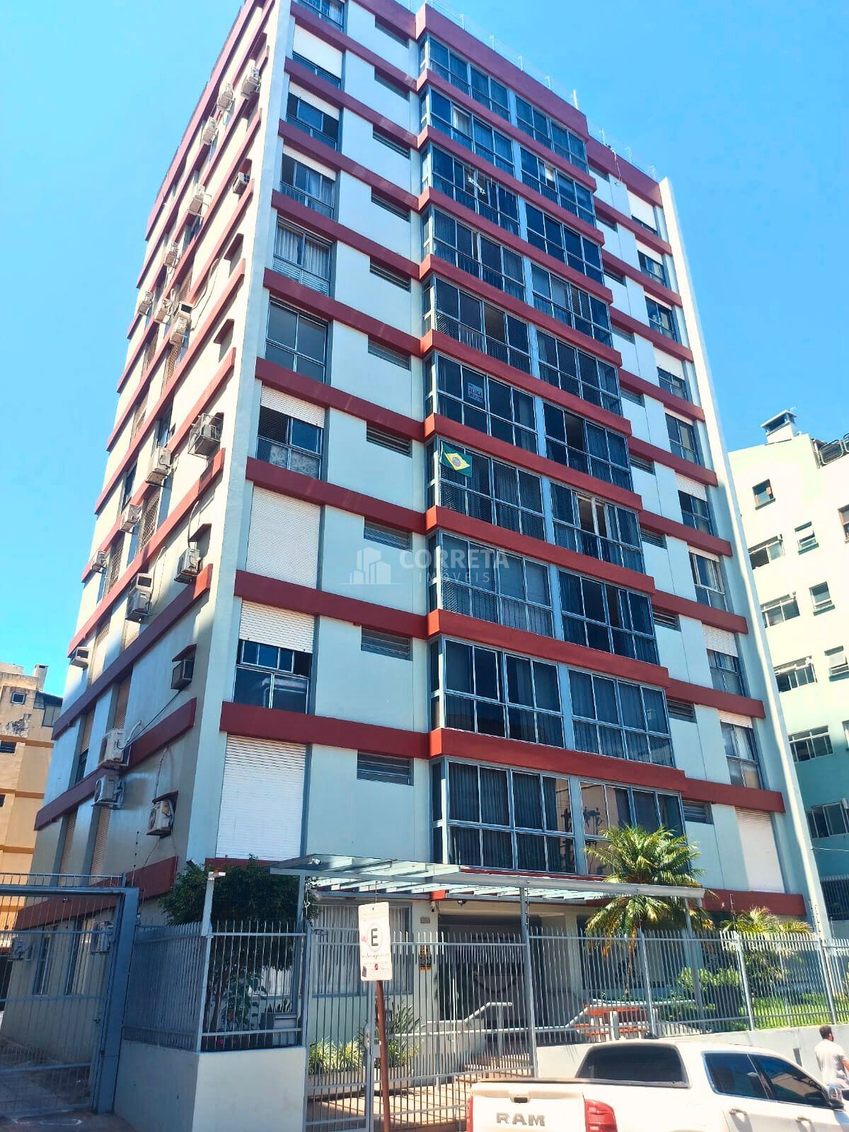 Apartamento à venda com 3 quartos, 109m² - Foto 1