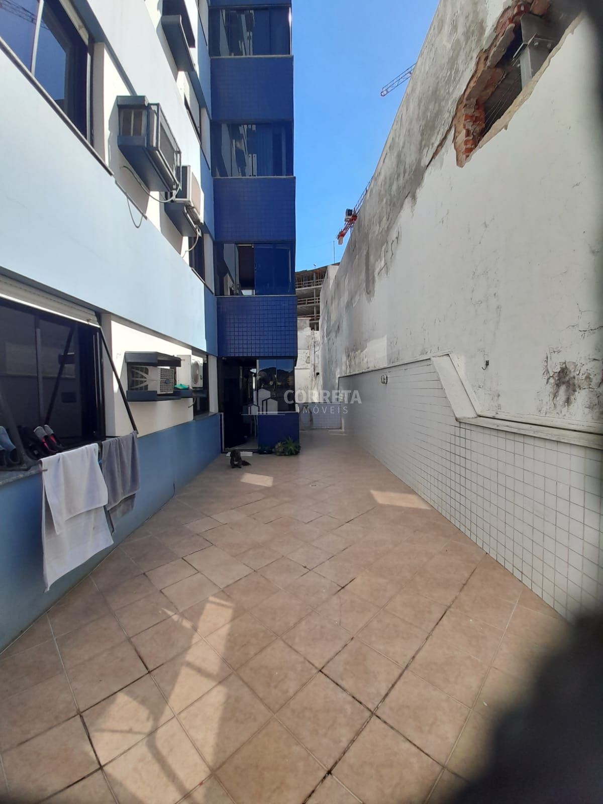 Apartamento à venda com 3 quartos, 156m² - Foto 2