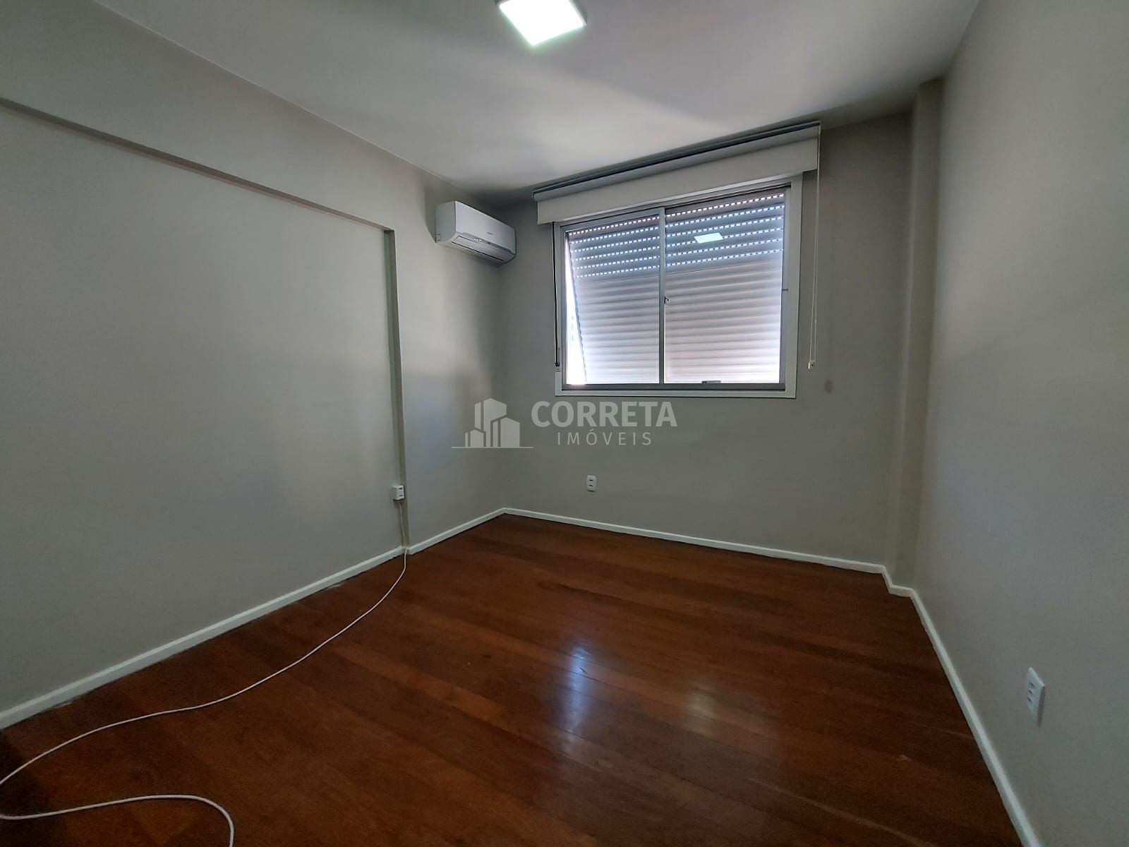 Apartamento à venda com 3 quartos, 217m² - Foto 9