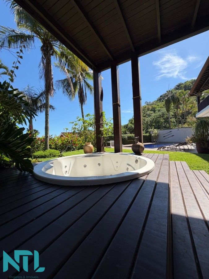 Casa, 8 quartos, 378 m² - Foto 4