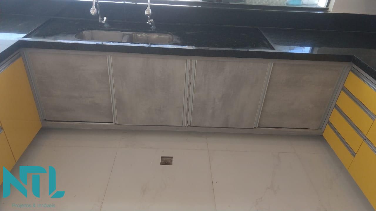 Sobrado de 4 quartos, no bairro Tapanhão, em Jambeiro | Eu Corretor
