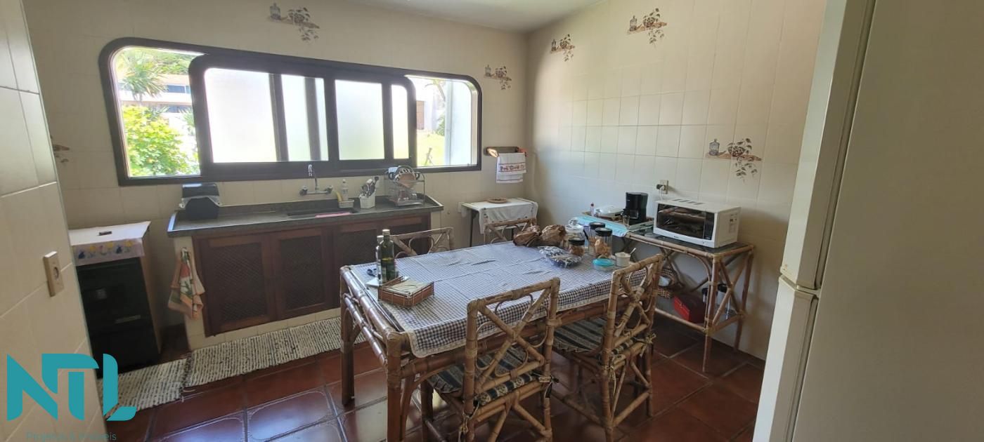 Casa à venda com 4 quartos, 1324m² - Foto 12