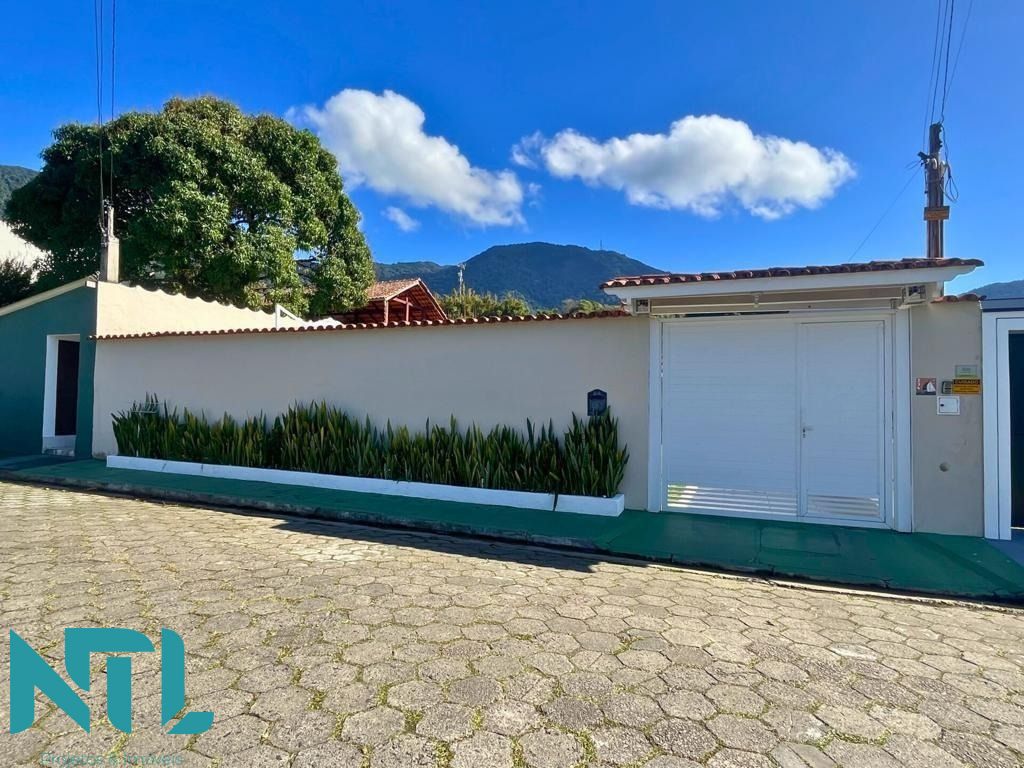 Casa à venda com 3 quartos, 225m² - Foto 4