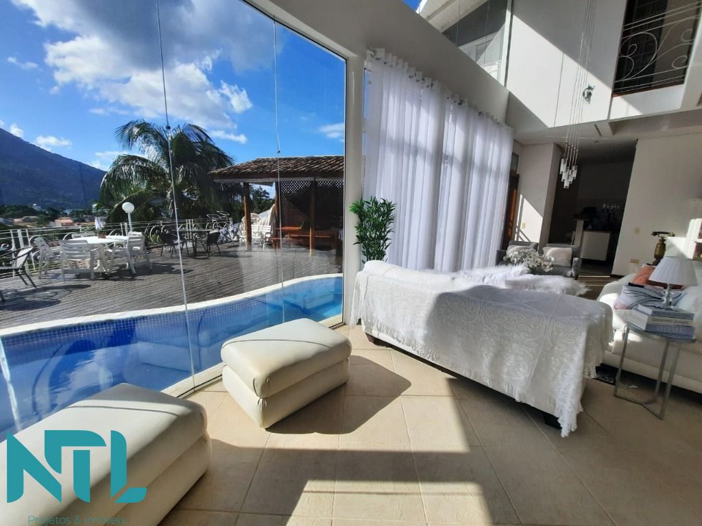 Sobrado à venda com 5 quartos, 256m² - Foto 2
