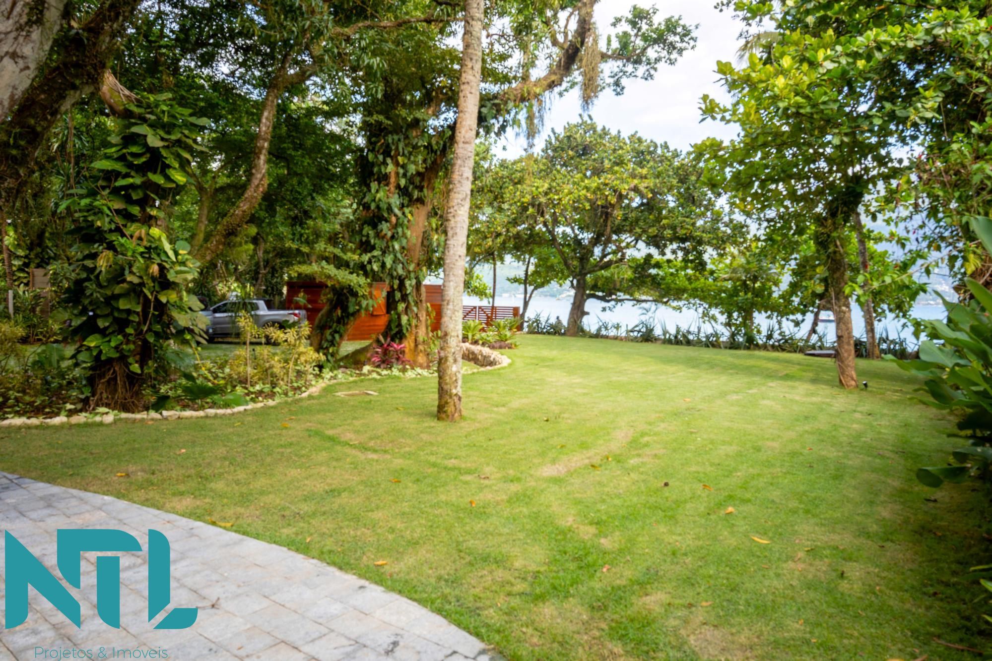Casa à venda com 3 quartos, 206m² - Foto 7