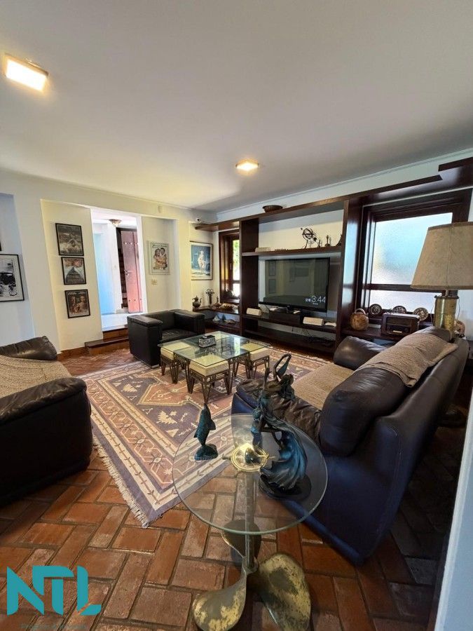 Casa, 8 quartos, 378 m² - Foto 10