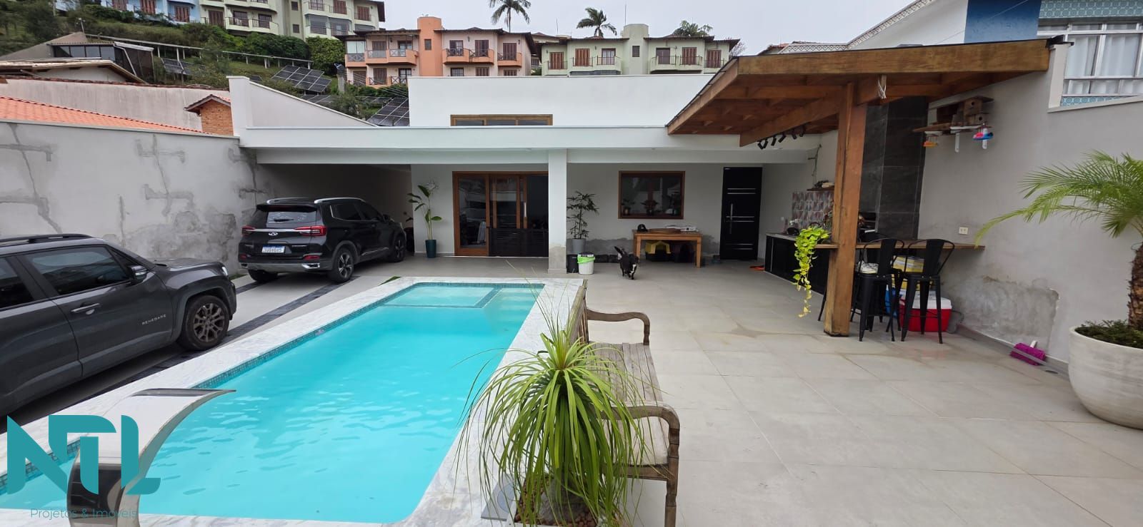 Casa, 3 quartos, 211 m² - Foto 1