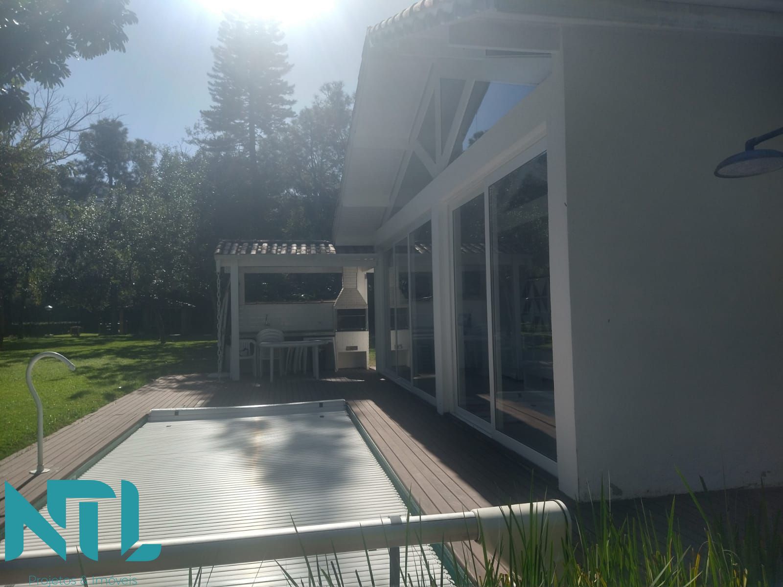 Casa à venda com 4 quartos, 145m² - Foto 2