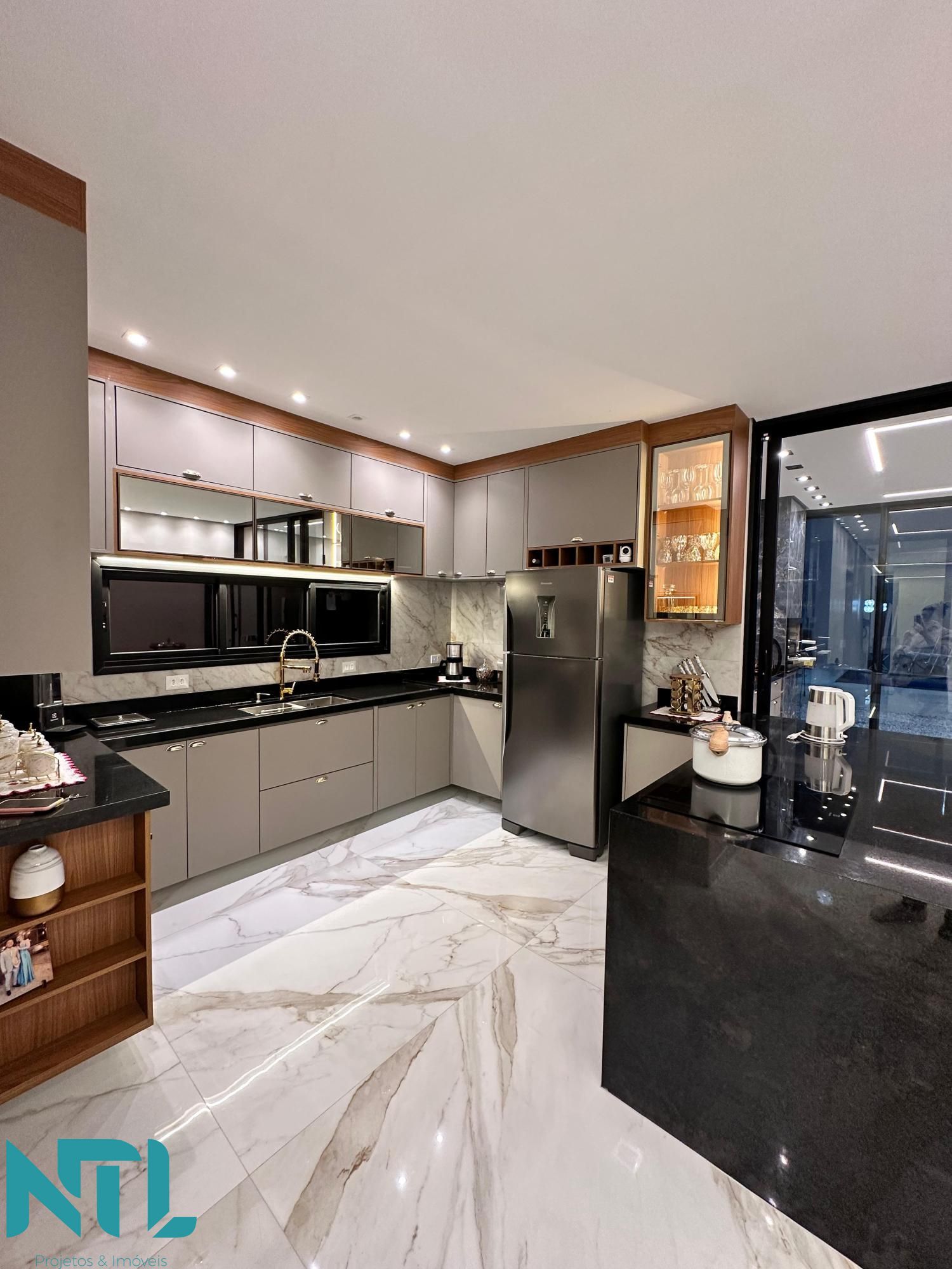 Sobrado à venda com 4 quartos, 194m² - Foto 4