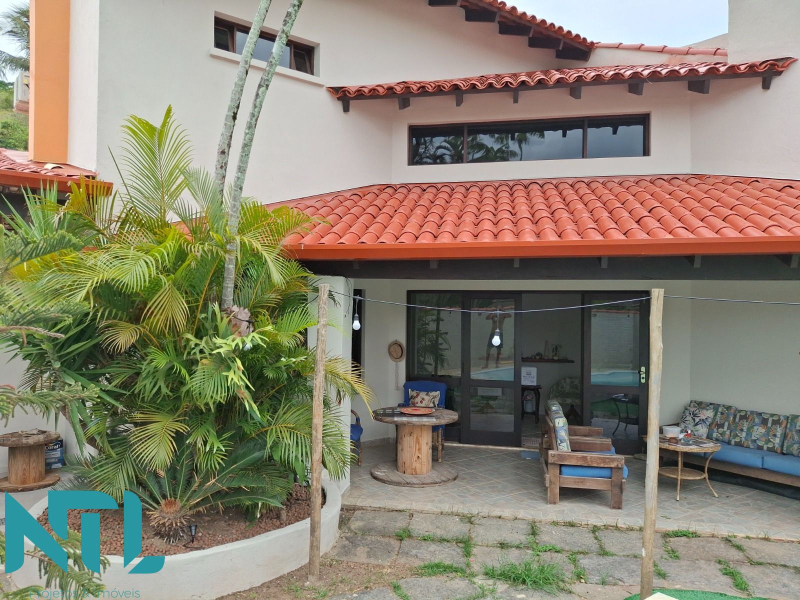 Casa à venda com 3 quartos, 230m² - Foto 2