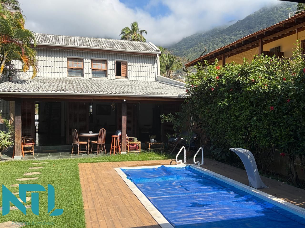 Sobrado, 5 quartos, 216 m² - Foto 1