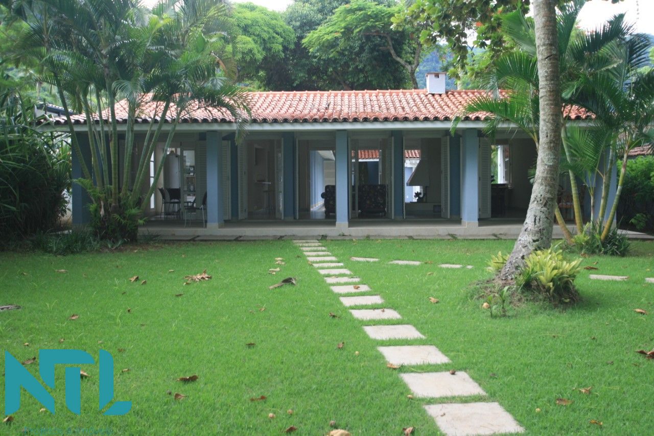 Casa, 5 quartos, 335 m² - Foto 1