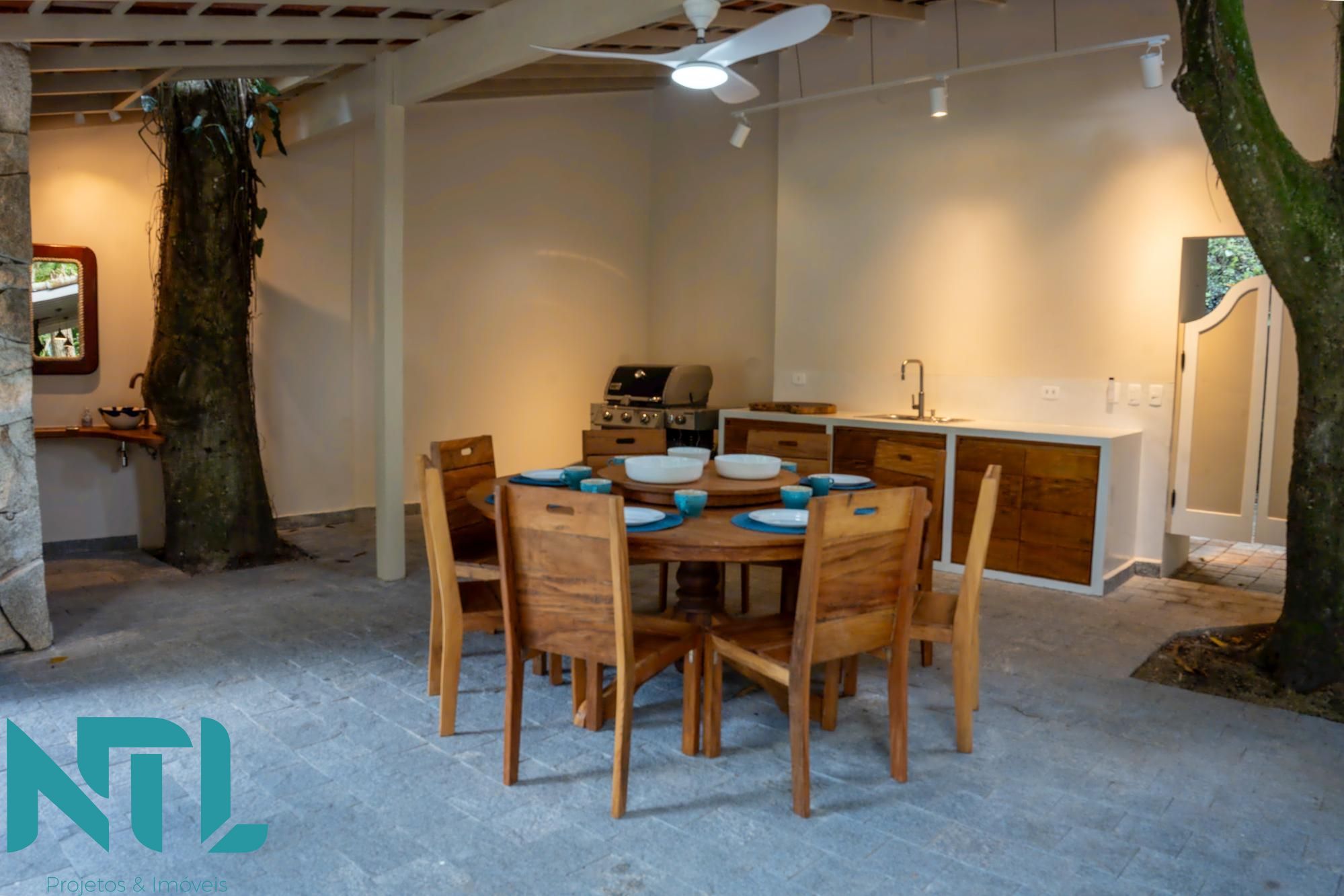 Casa à venda com 3 quartos, 206m² - Foto 11