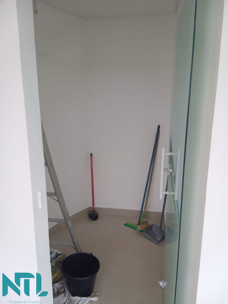 Conjunto Comercial-Sala para alugar com 2 quartos, 60m² - Foto 11