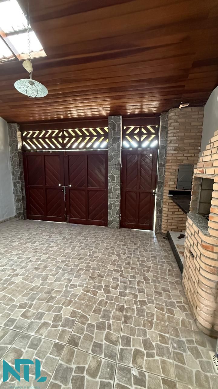 Casa à venda com 2 quartos, 90m² - Foto 1