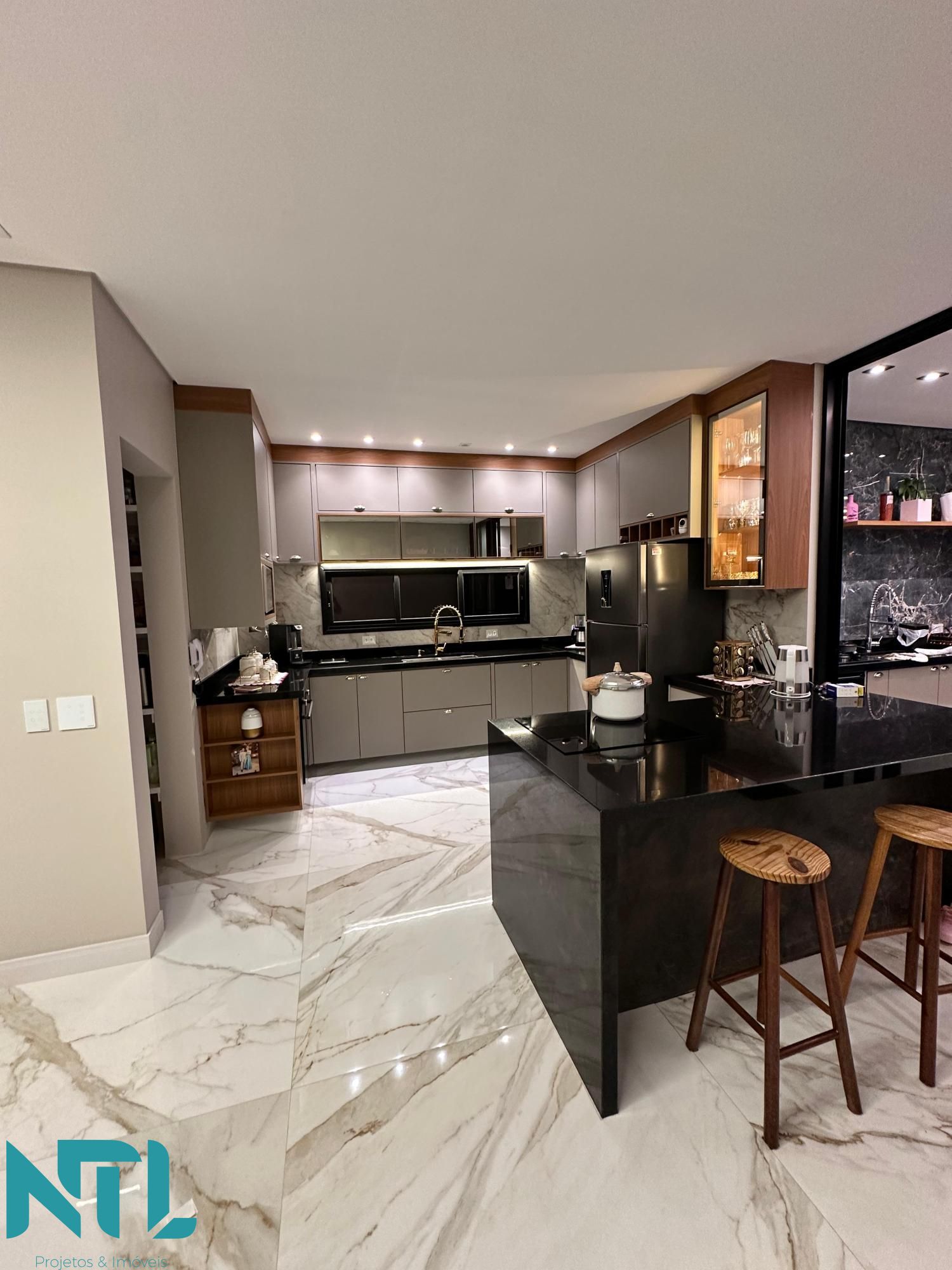 Sobrado à venda com 4 quartos, 194m² - Foto 8