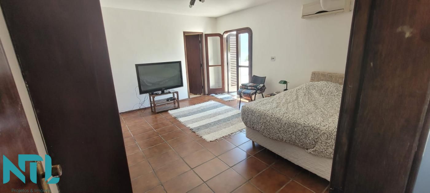 Casa à venda com 4 quartos, 1324m² - Foto 14