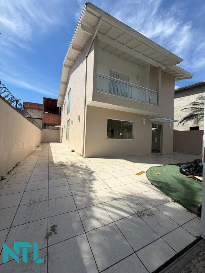 Sobrado, 3 quartos, 195 m² - Foto 1