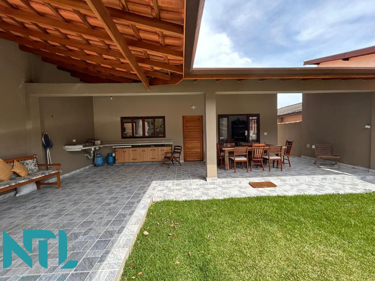 Casa, 4 quartos, 192 m² - Foto 1