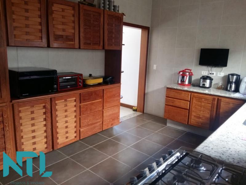 Casa à venda com 3 quartos, 395m² - Foto 12