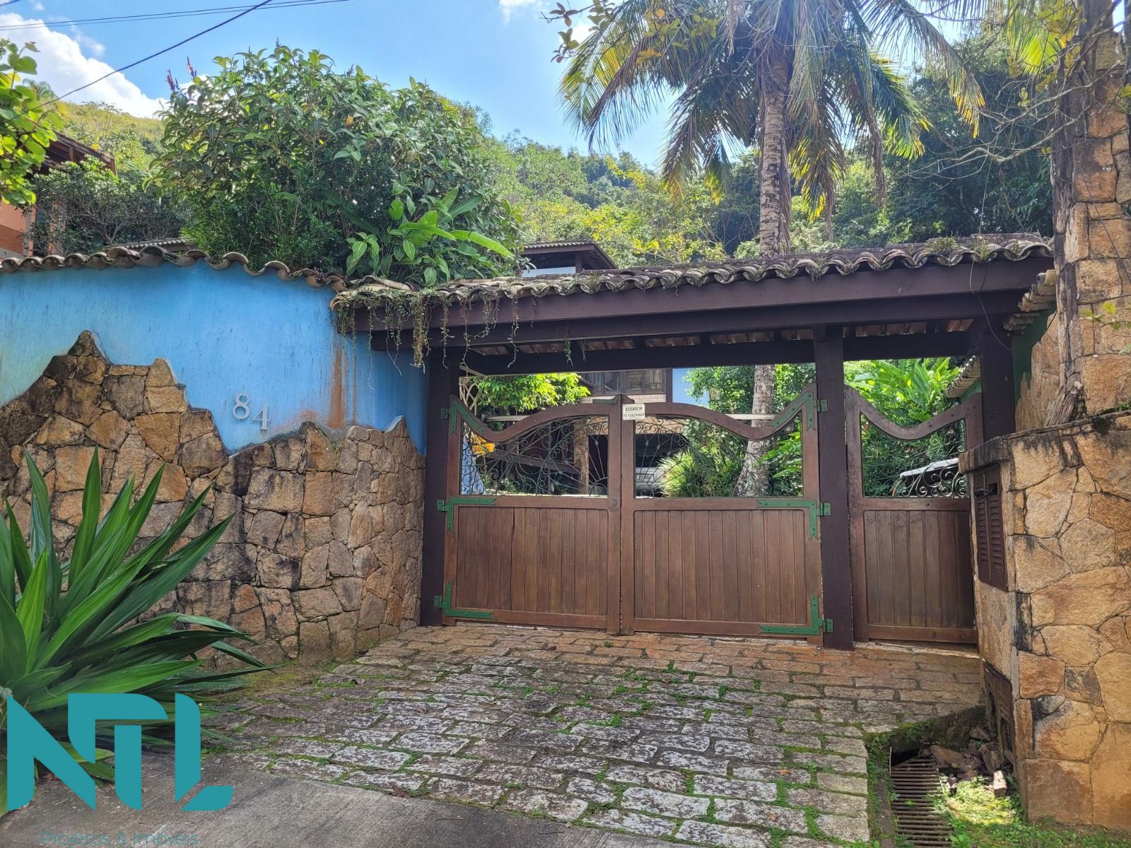 Casa à venda com 3 quartos, 400m² - Foto 2