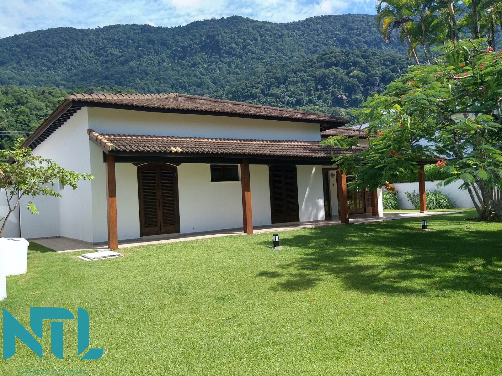 Casa à venda com 4 quartos, 275m² - Foto 3