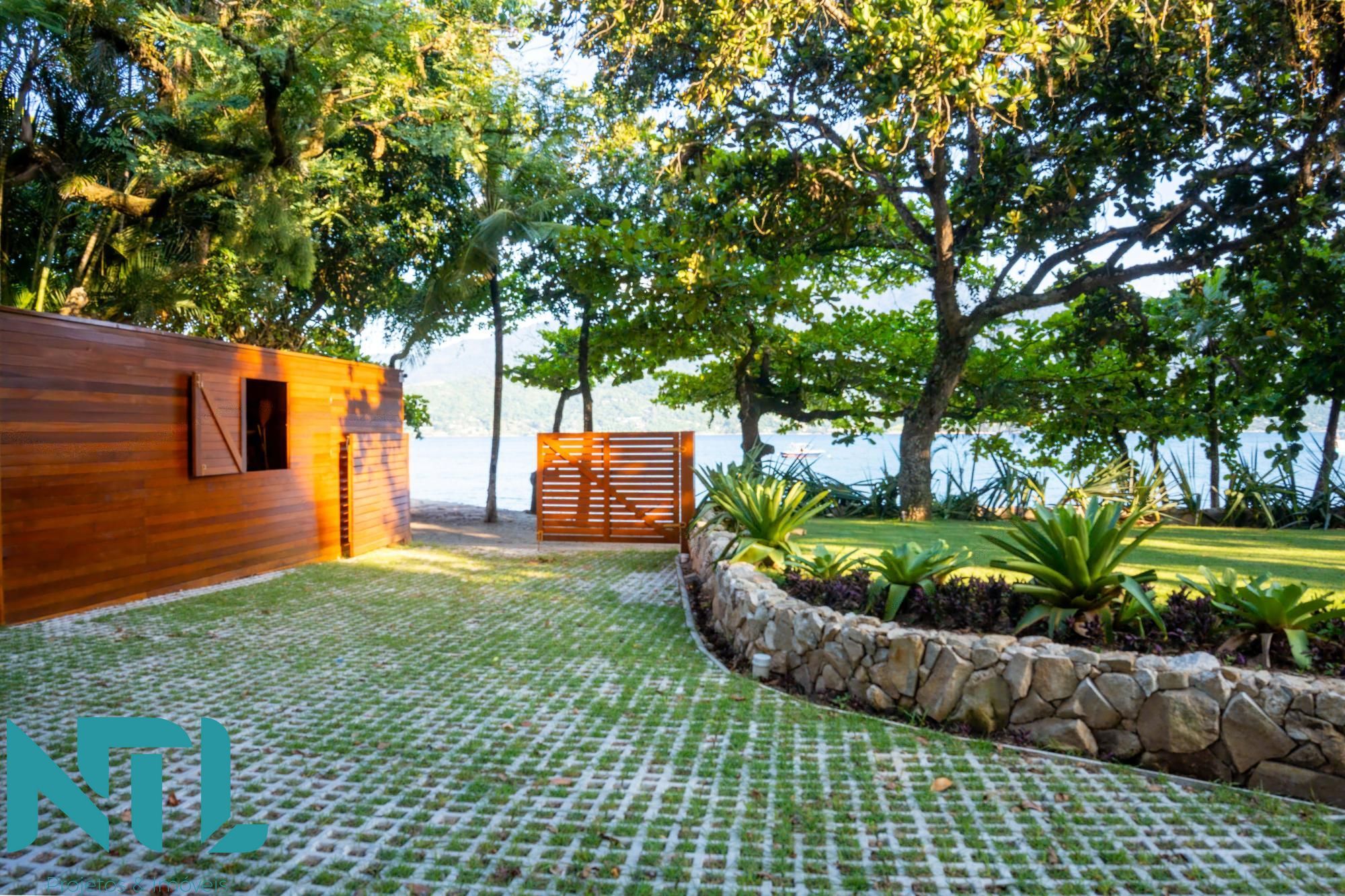 Casa à venda com 3 quartos, 206m² - Foto 8