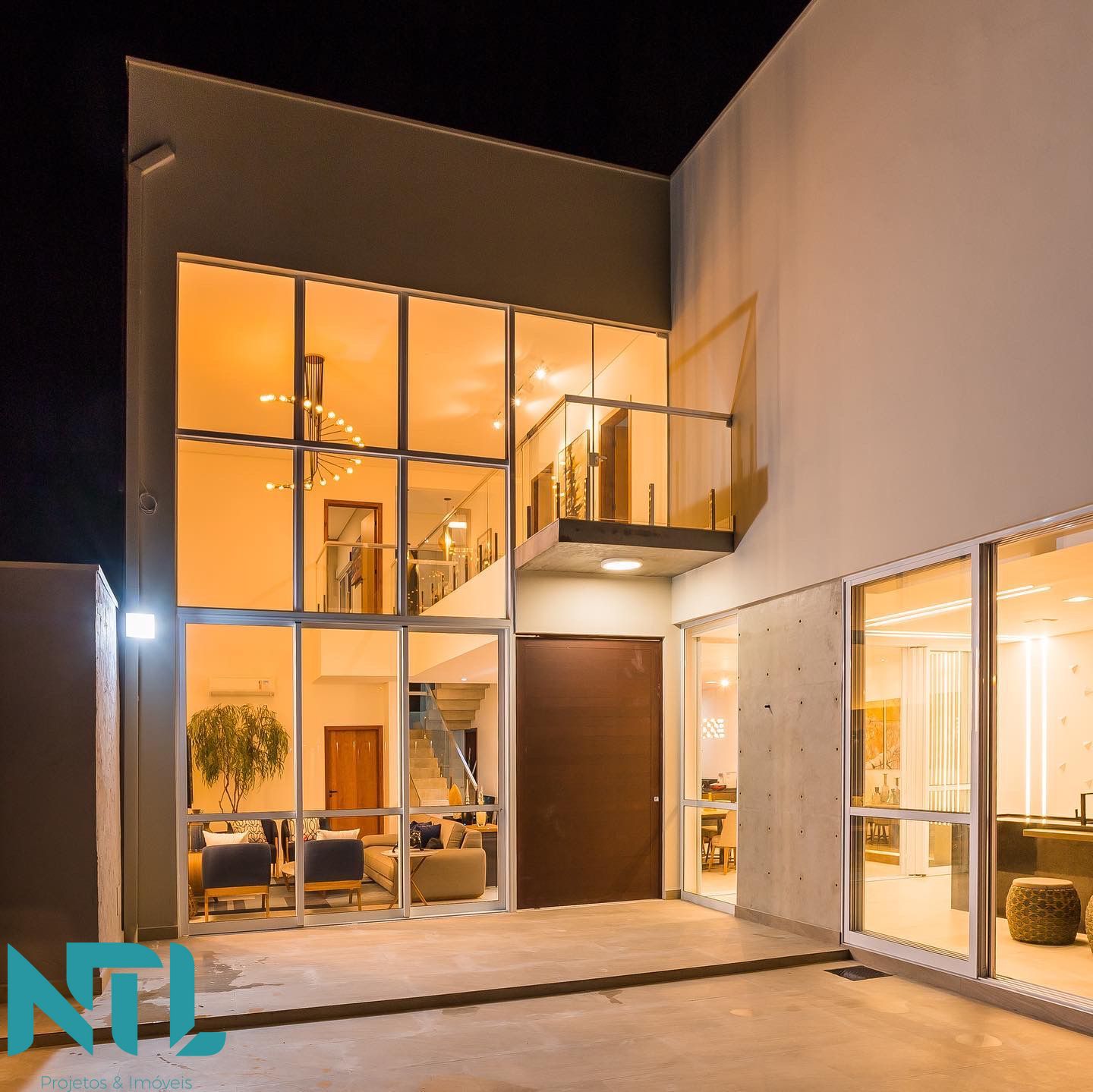 Sobrado à venda com 3 quartos, 310m² - Foto 2