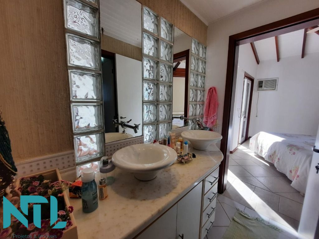 Sobrado à venda com 5 quartos, 256m² - Foto 8