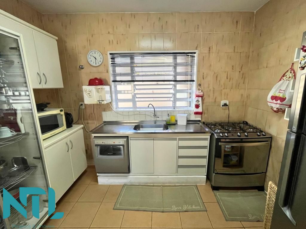 Casa à venda com 3 quartos, 225m² - Foto 15