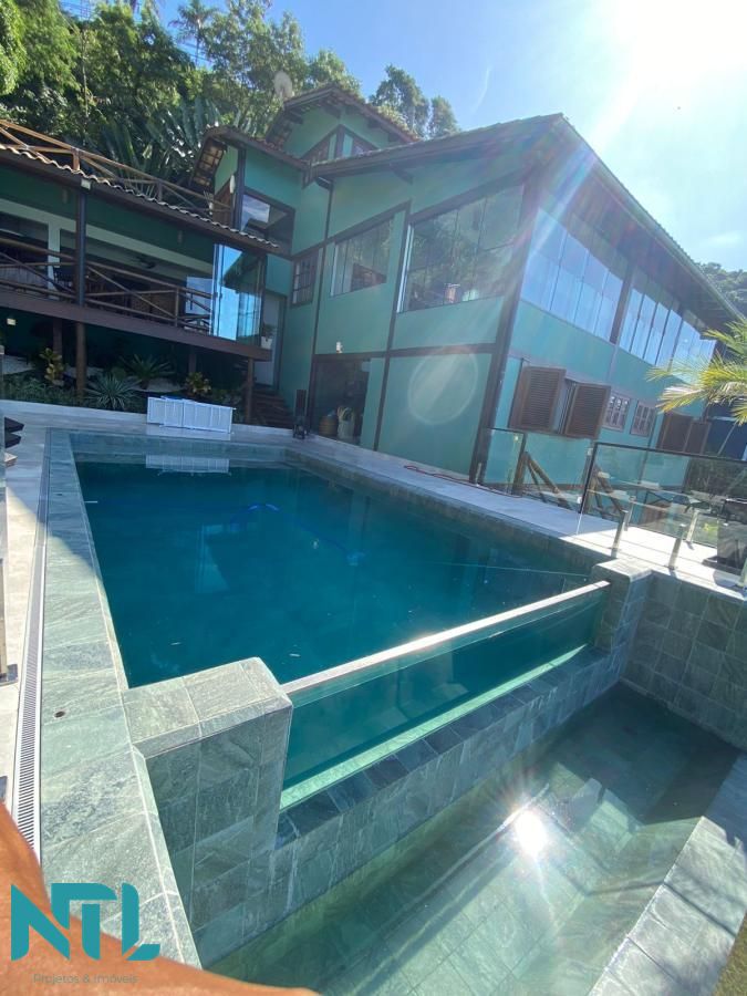 Sobrado de 6 quartos, 900m² no bairro Cigarras, em São Sebastião | Eu Corretor