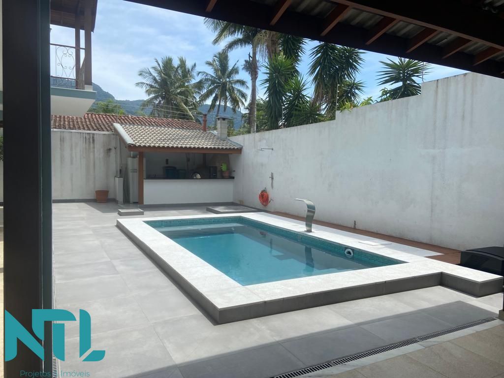 Sobrado, 6 quartos, 372 m² - Foto 1