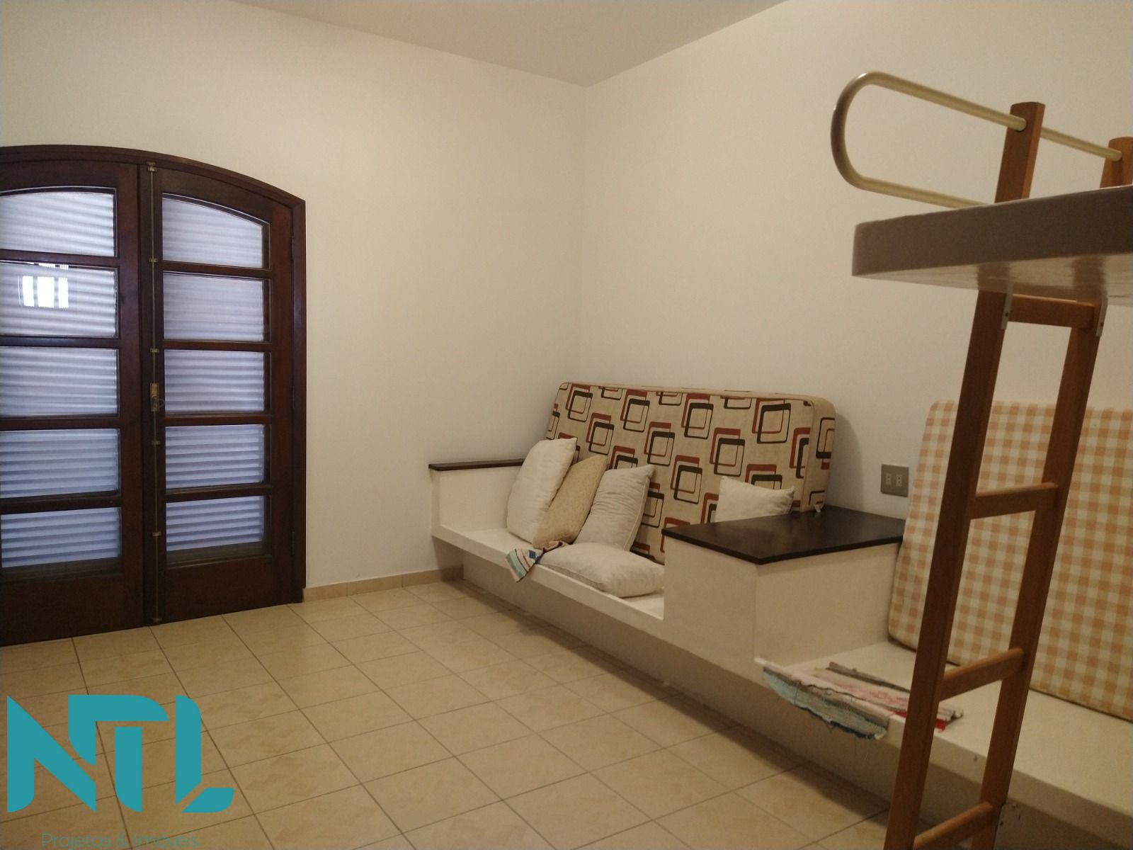 Casa à venda com 4 quartos, 275m² - Foto 11