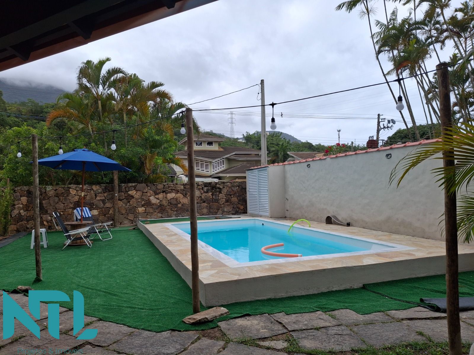 Casa à venda com 3 quartos, 230m² - Foto 3