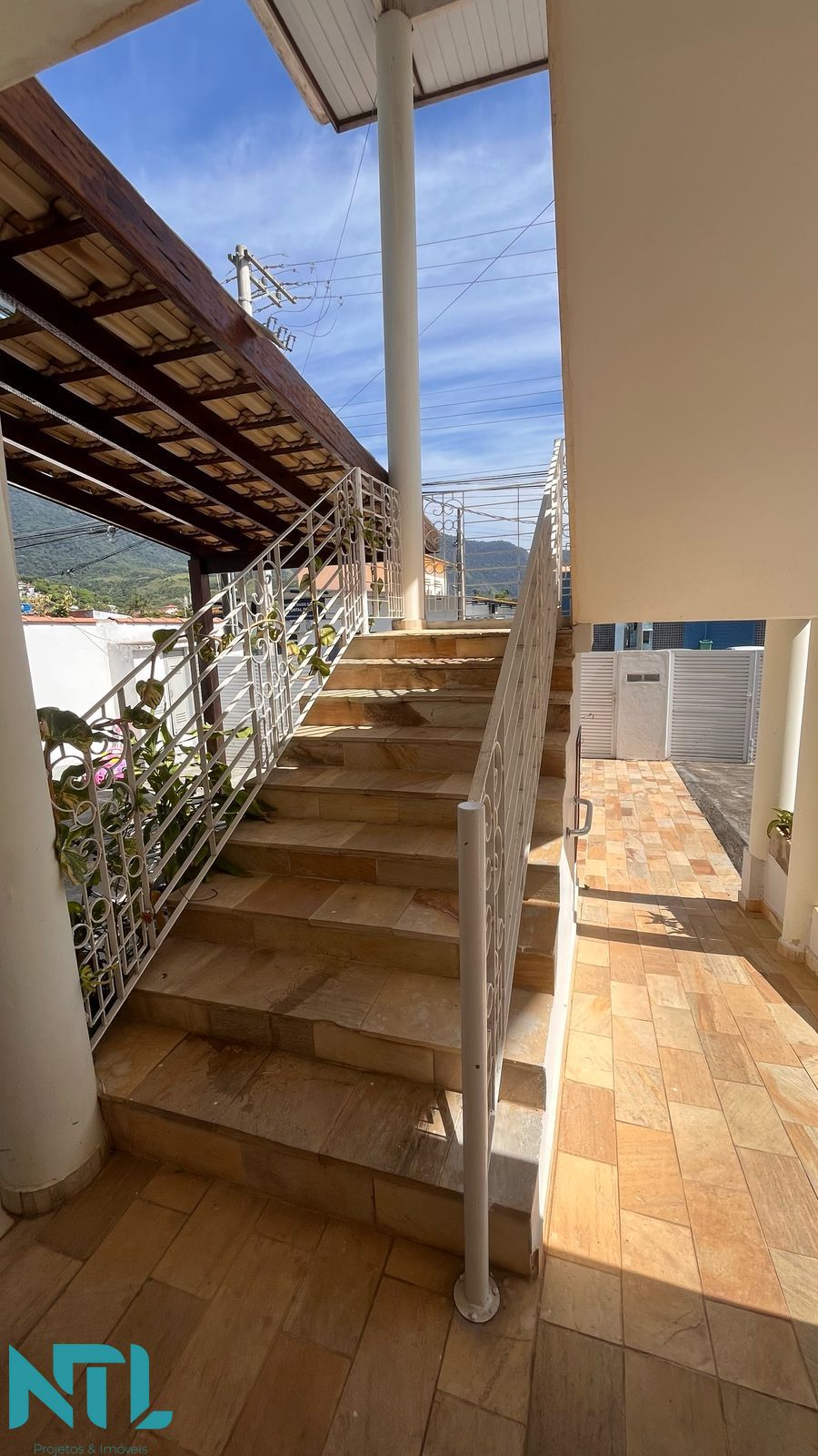 Apartamento à venda com 2 quartos, 75m² - Foto 3