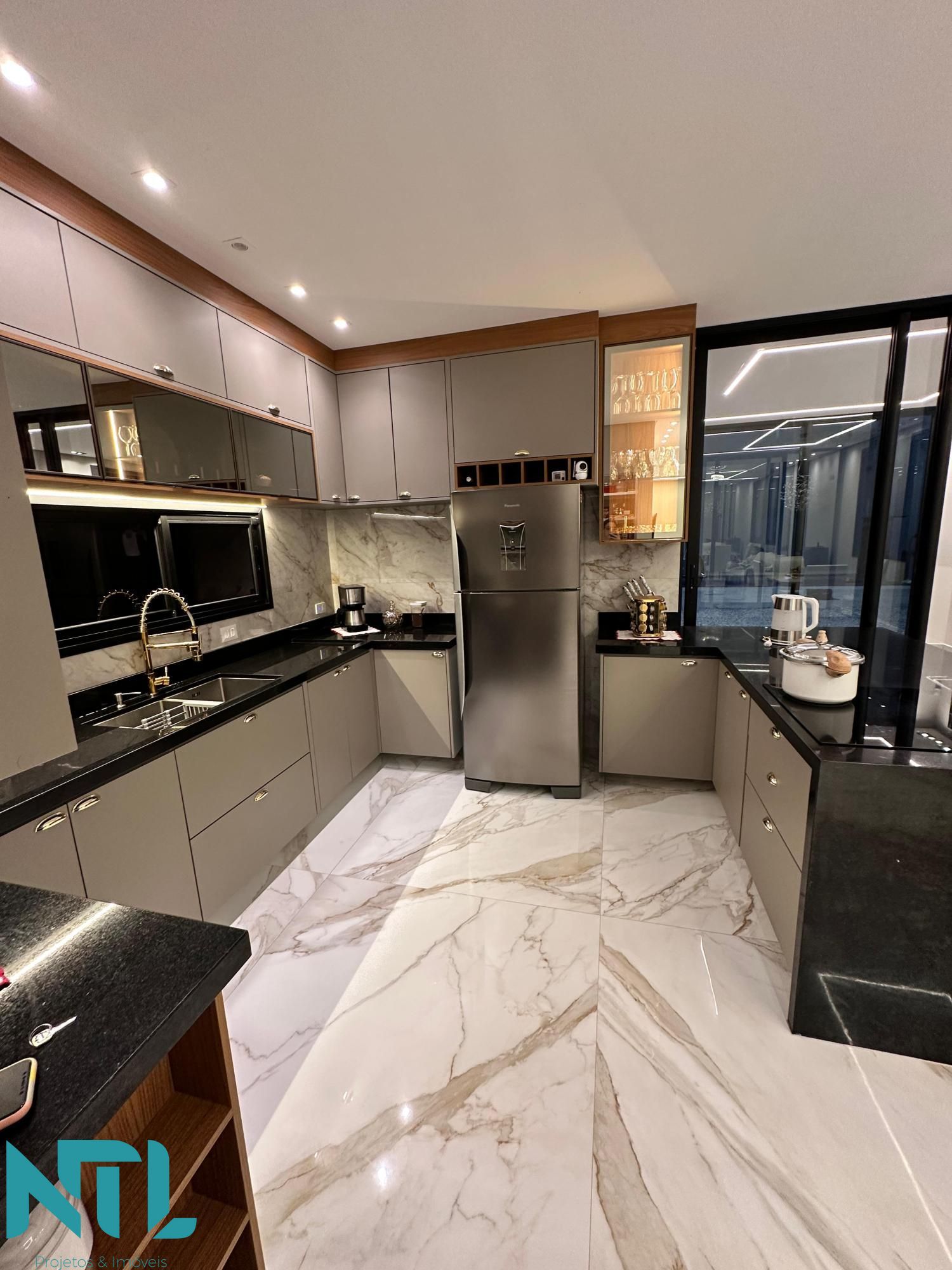 Sobrado à venda com 4 quartos, 194m² - Foto 3