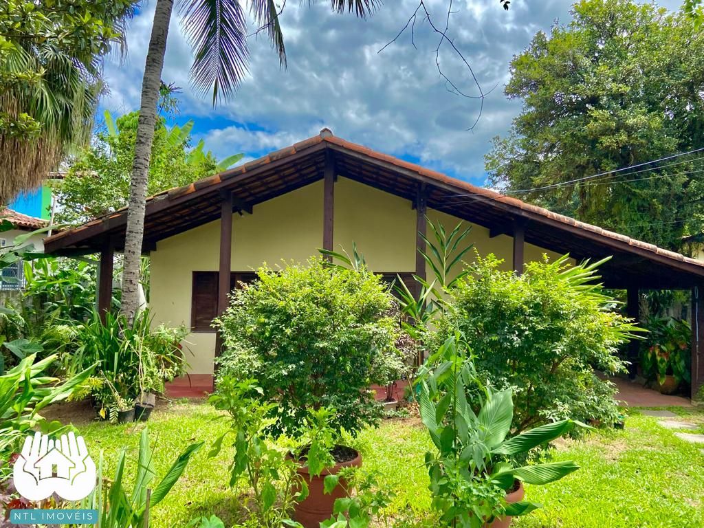 Casa à venda com 3 quartos, 197m² - Foto 1