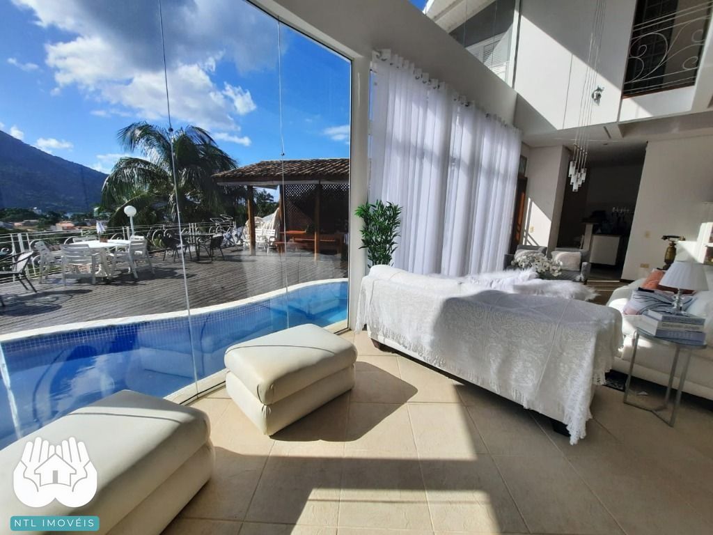 Sobrado à venda com 5 quartos, 256m² - Foto 2
