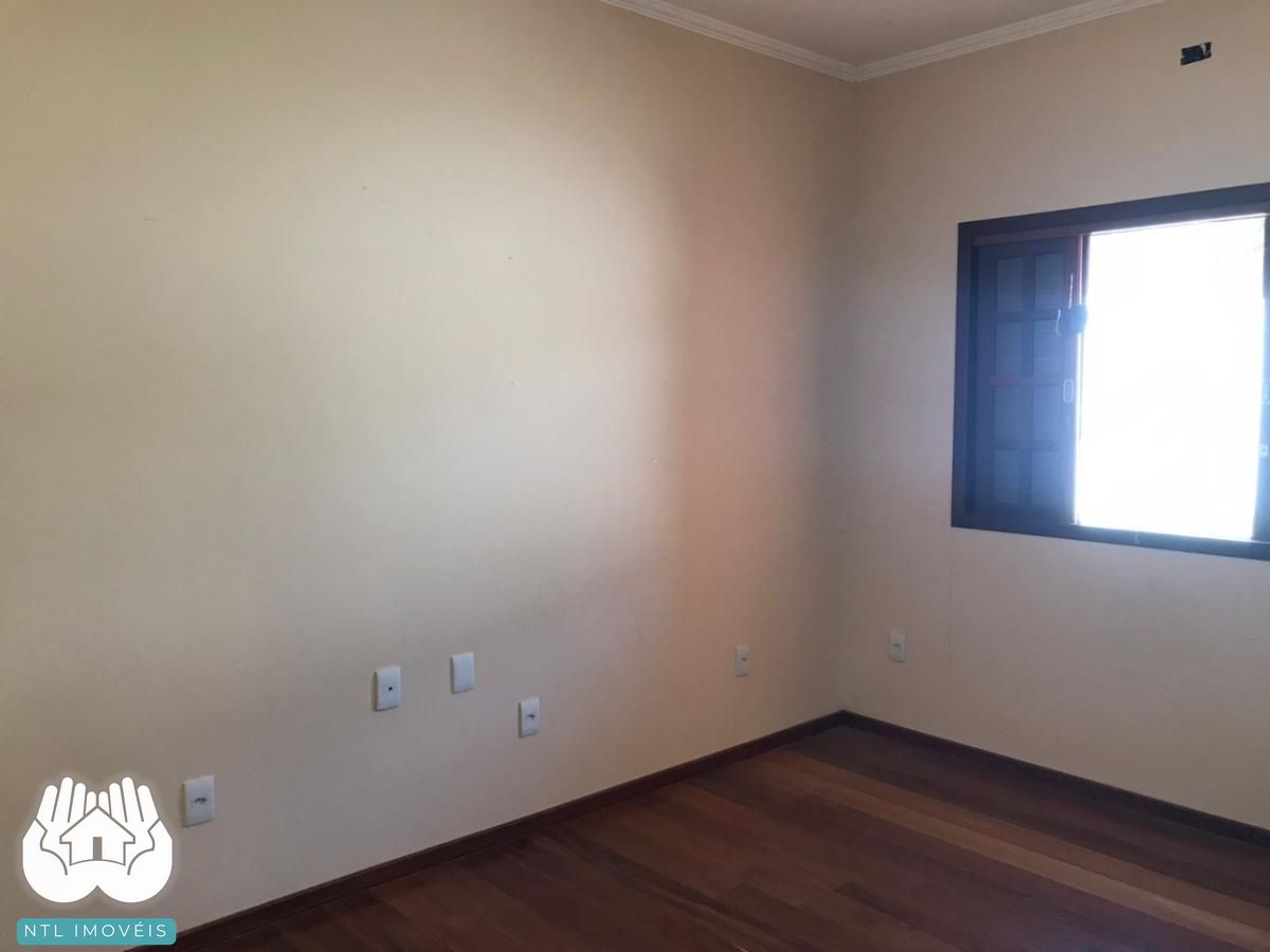 Casa à venda com 3 quartos, 400m² - Foto 15