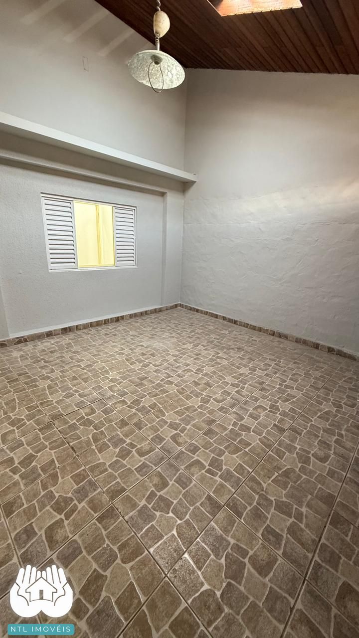 Casa à venda com 2 quartos, 90m² - Foto 12