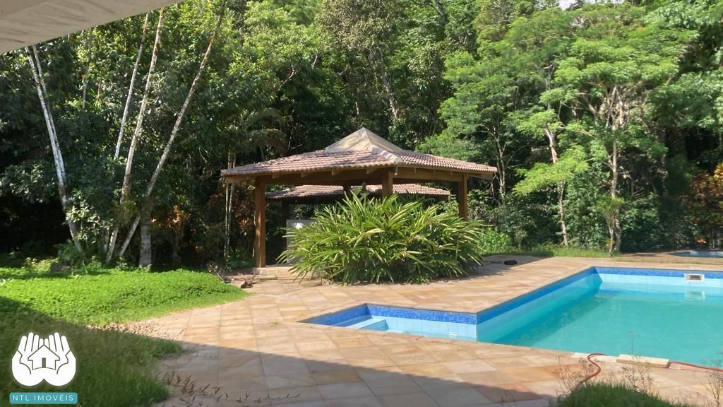 Casa à venda com 3 quartos, 335m² - Foto 4