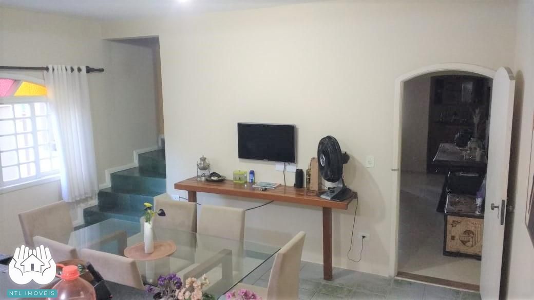 Casa à venda com 4 quartos, 220m² - Foto 19