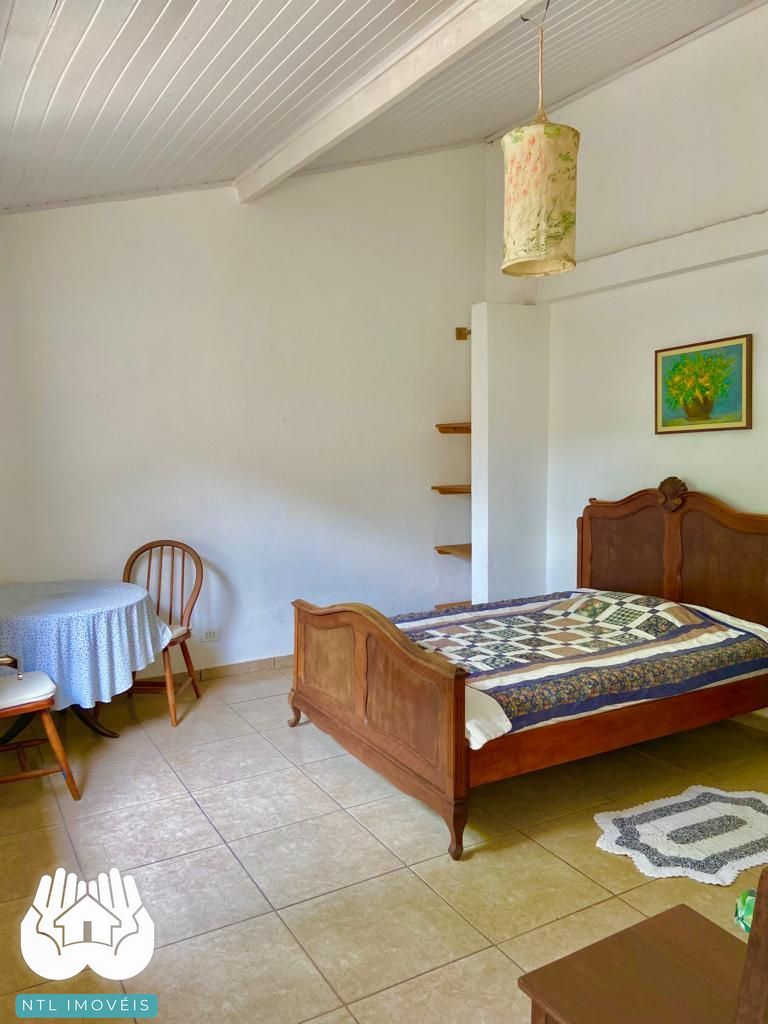 Casa à venda com 3 quartos, 197m² - Foto 14