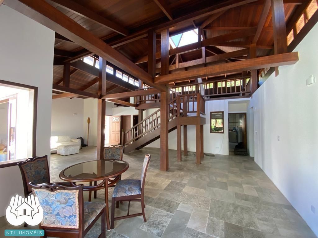 Casa à venda com 3 quartos, 335m² - Foto 7