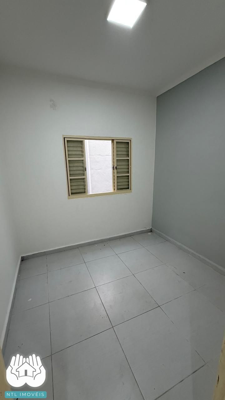 Casa à venda com 2 quartos, 90m² - Foto 11